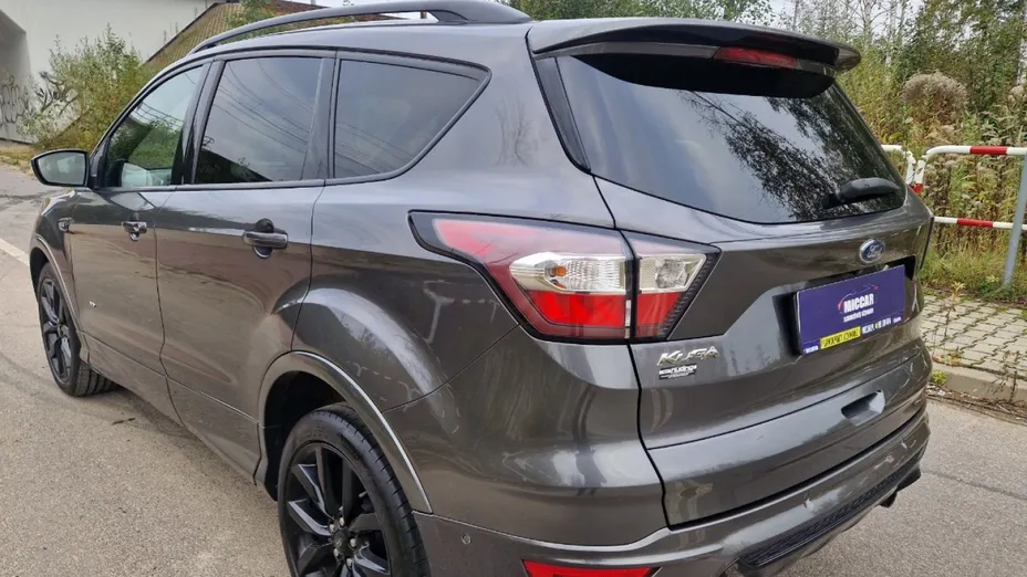 FORD Kuga -