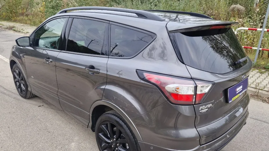 FORD Kuga -