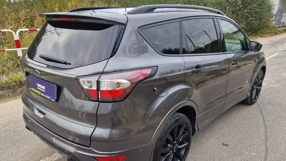 FORD Kuga -