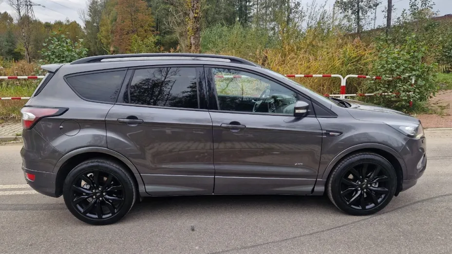 FORD Kuga -