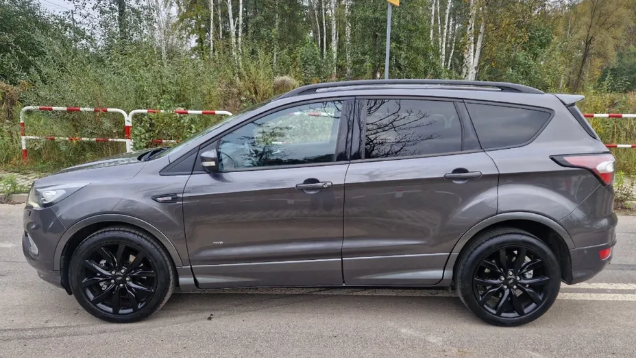 FORD Kuga -