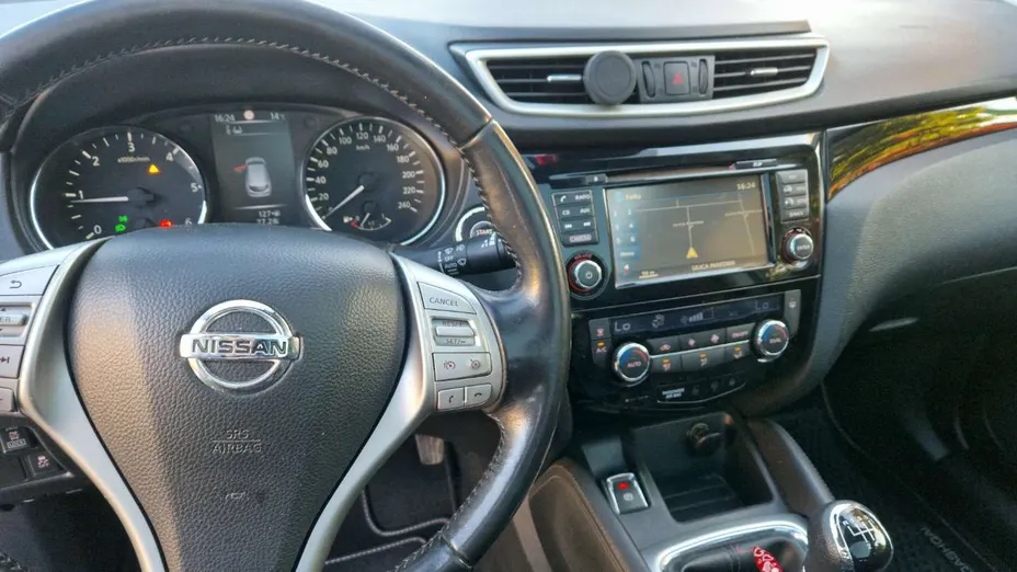 NISSAN Qashqai -