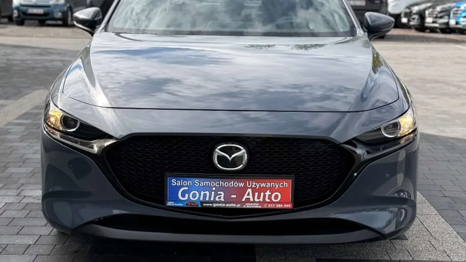 MAZDA 3 -
