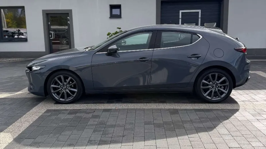 MAZDA 3 -