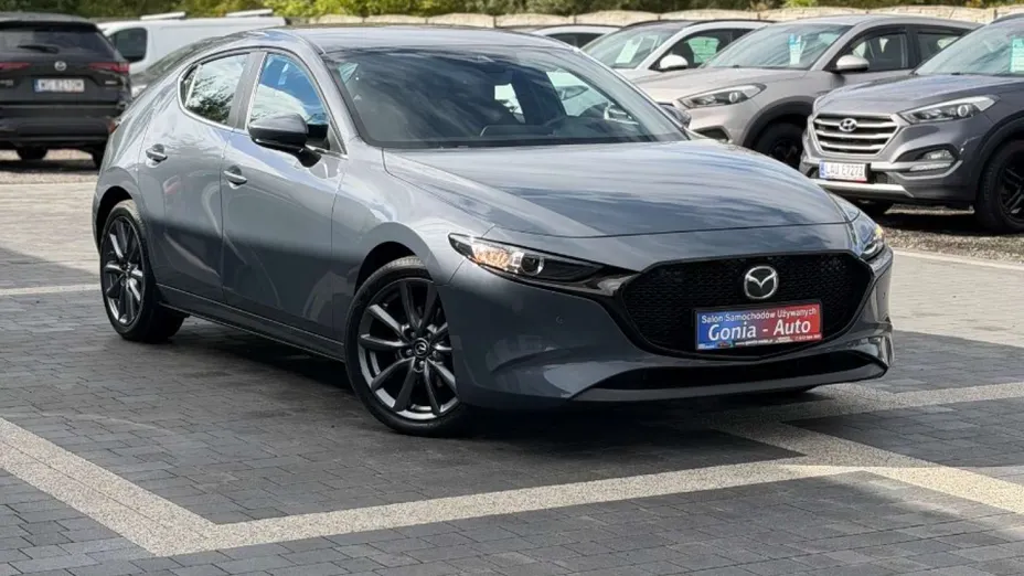 MAZDA 3 -