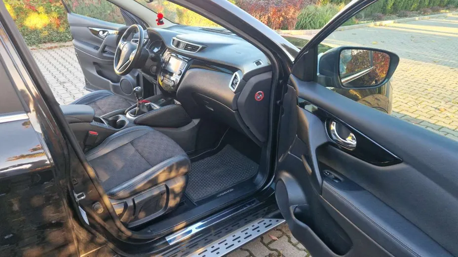 NISSAN Qashqai -