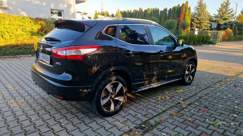 NISSAN Qashqai -