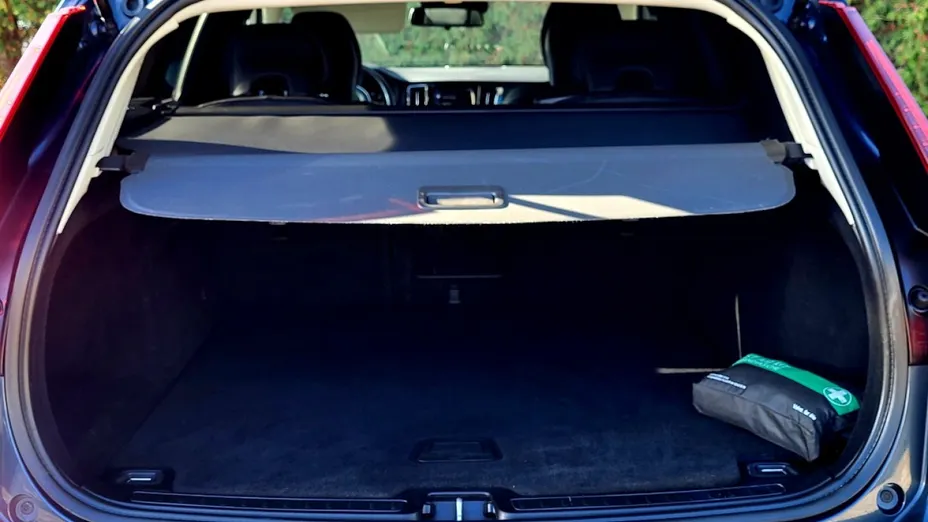 VOLVO V60 -