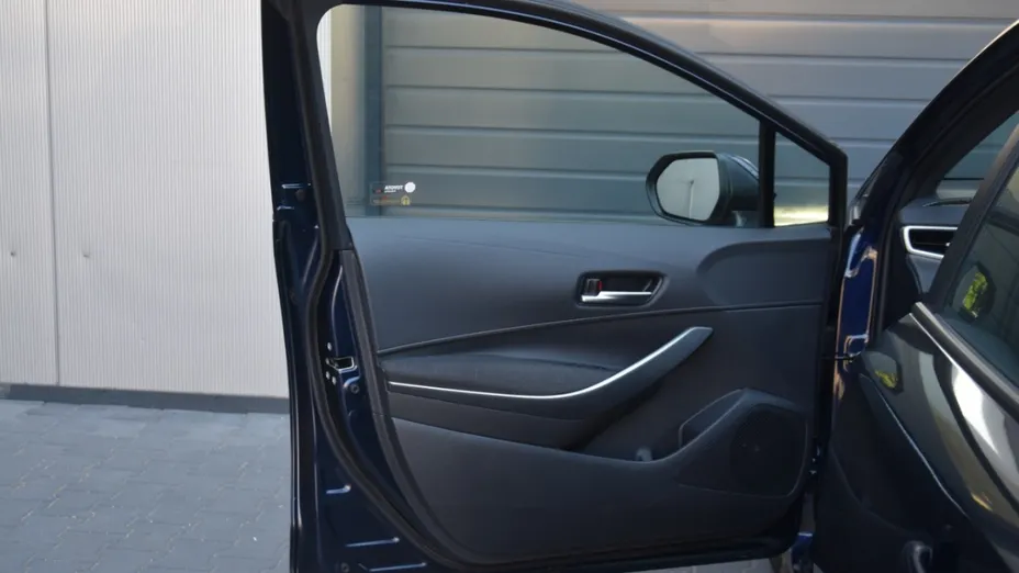 TOYOTA Corolla -