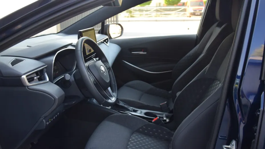 TOYOTA Corolla -