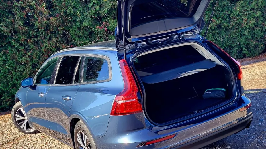 VOLVO V60 -