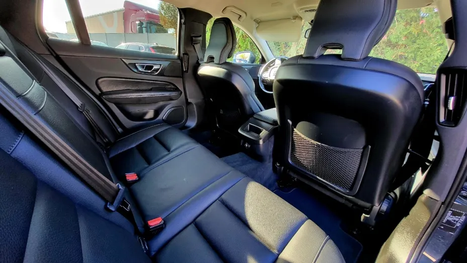 VOLVO V60 -