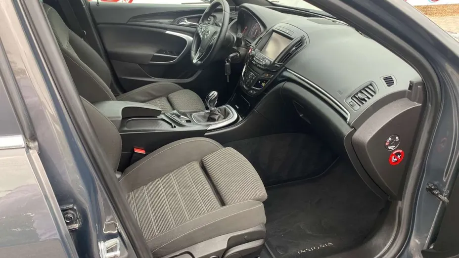 OPEL Insignia -
