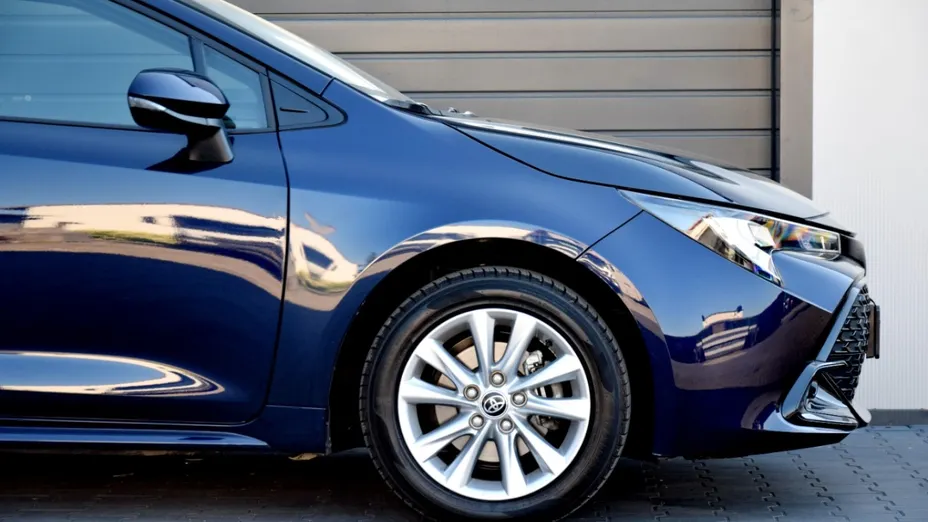 TOYOTA Corolla -