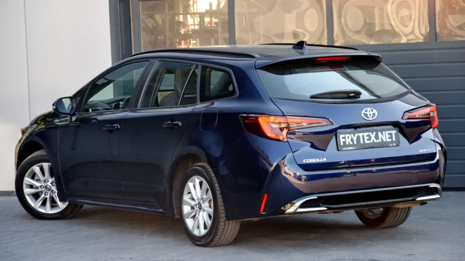 TOYOTA Corolla -