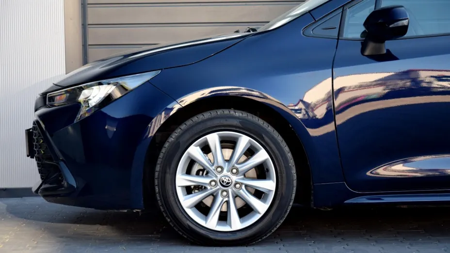 TOYOTA Corolla -