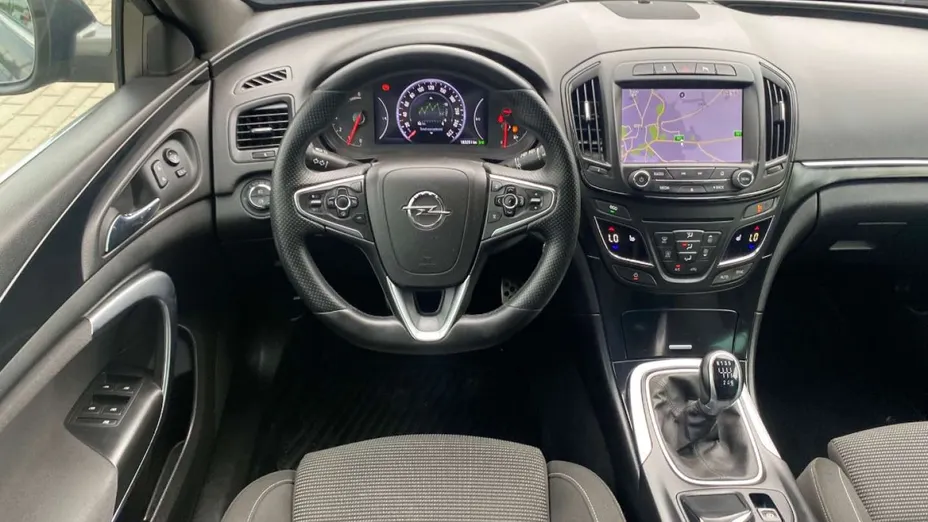 OPEL Insignia -