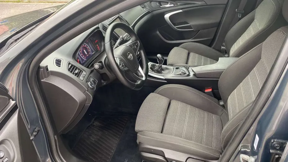 OPEL Insignia -