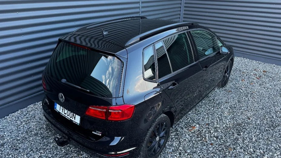 VOLKSWAGEN Golf Sportsvan -