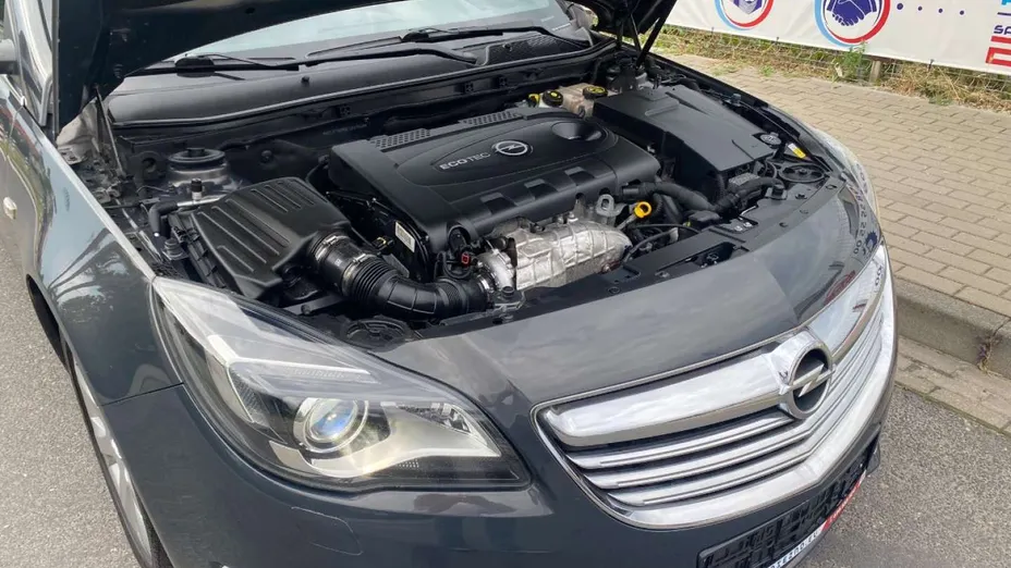 OPEL Insignia -