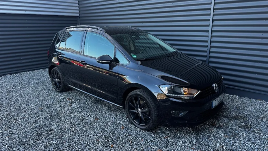 VOLKSWAGEN Golf Sportsvan -