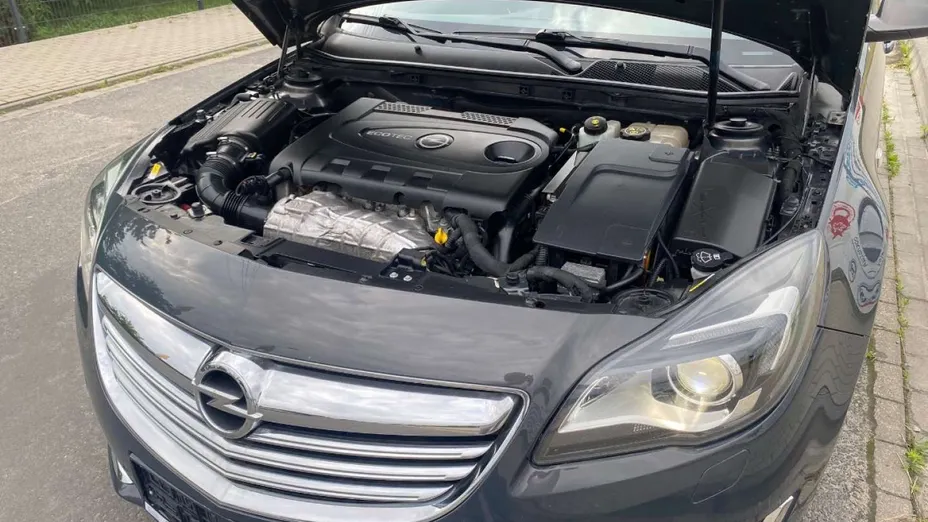 OPEL Insignia -