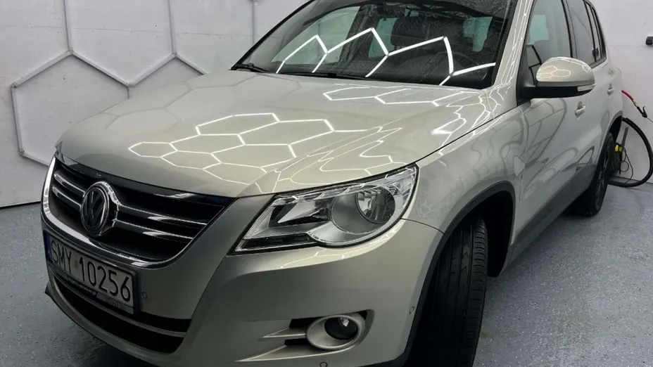 VOLKSWAGEN Tiguan -