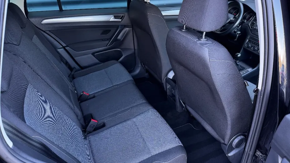 VOLKSWAGEN Golf Sportsvan -