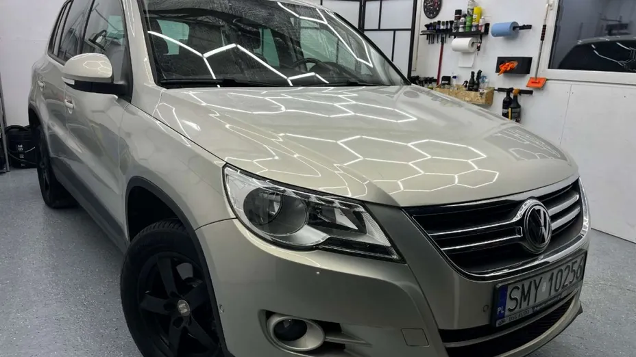 VOLKSWAGEN Tiguan -