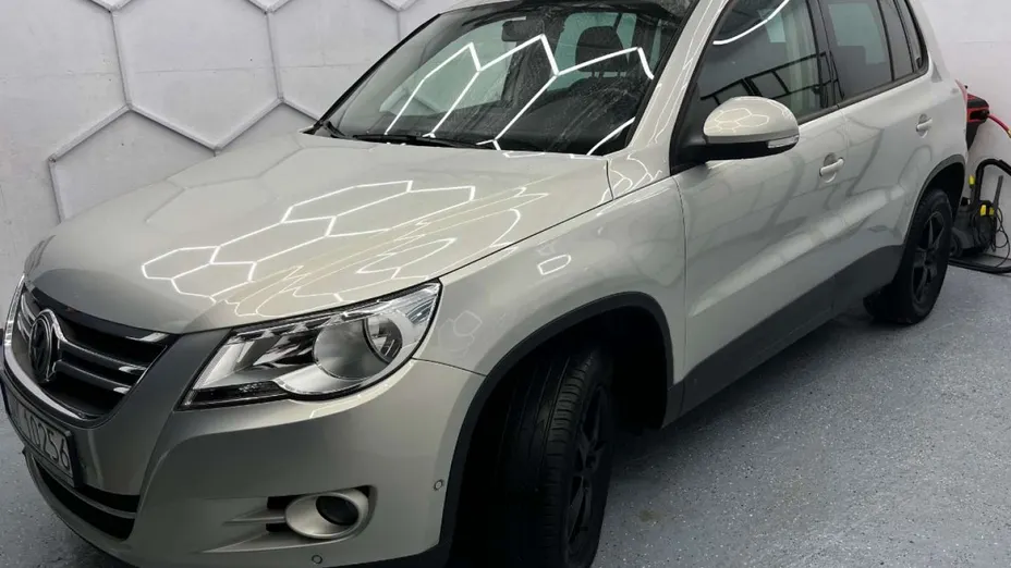 VOLKSWAGEN Tiguan -