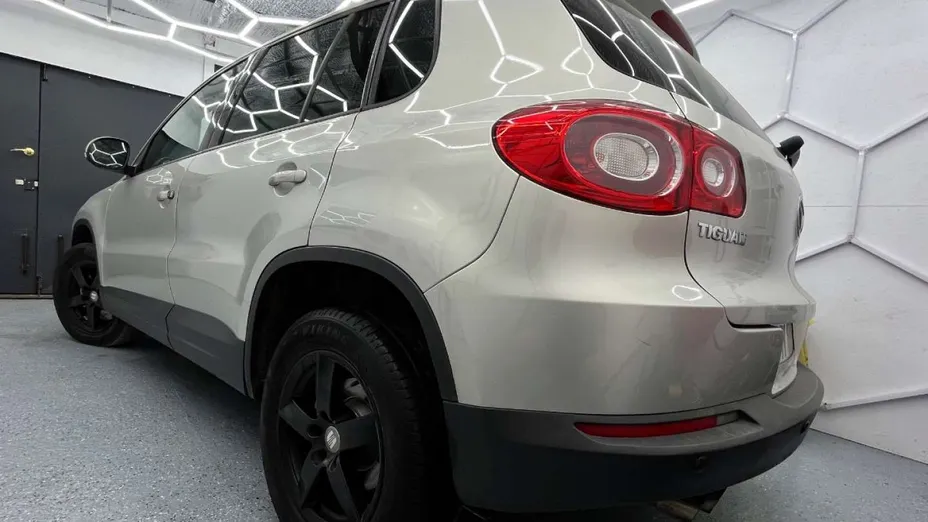 VOLKSWAGEN Tiguan -
