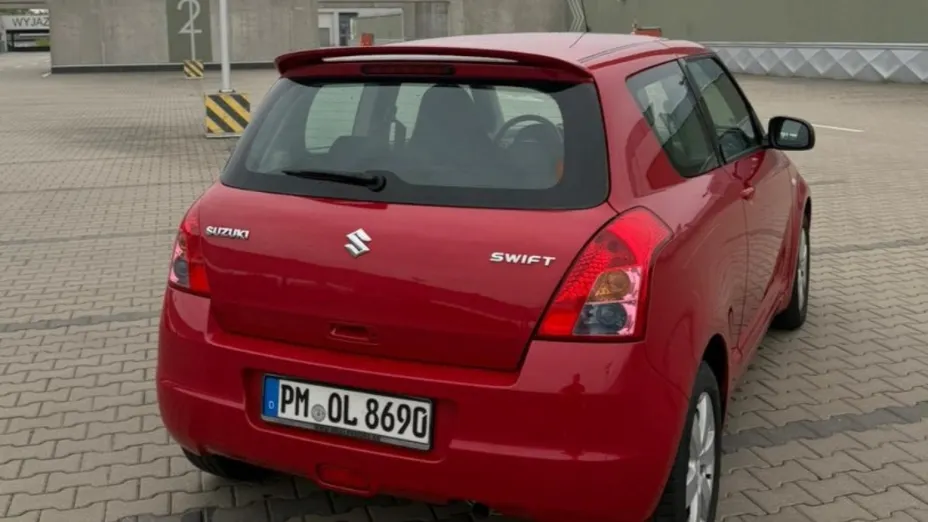 SUZUKI Swift -