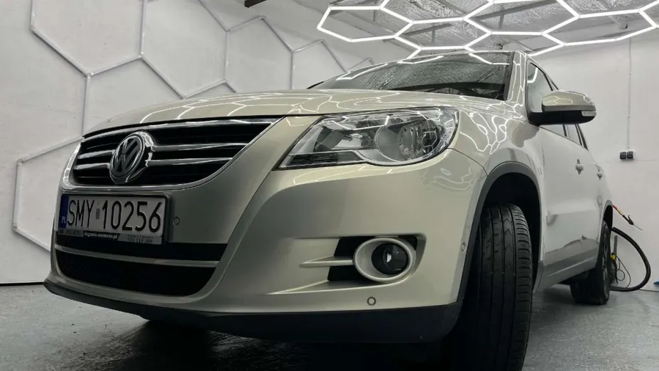 VOLKSWAGEN Tiguan -