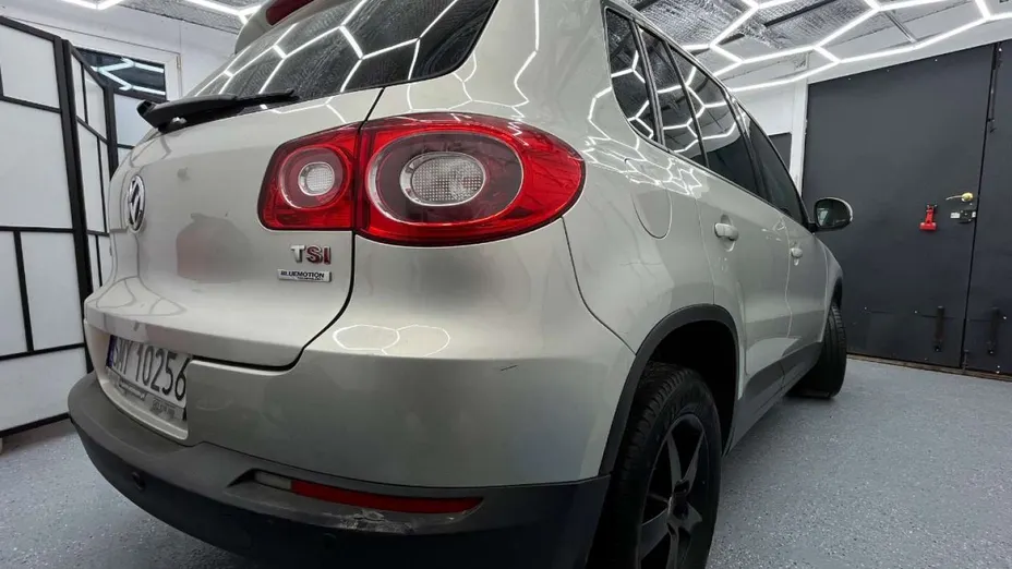 VOLKSWAGEN Tiguan -