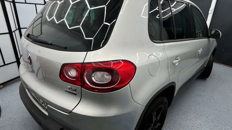 VOLKSWAGEN Tiguan -