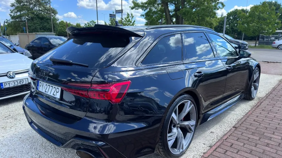 AUDI RS6 Avant -