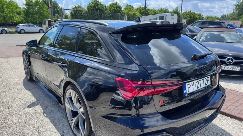 AUDI RS6 Avant -