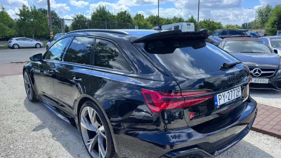 AUDI RS6 Avant -