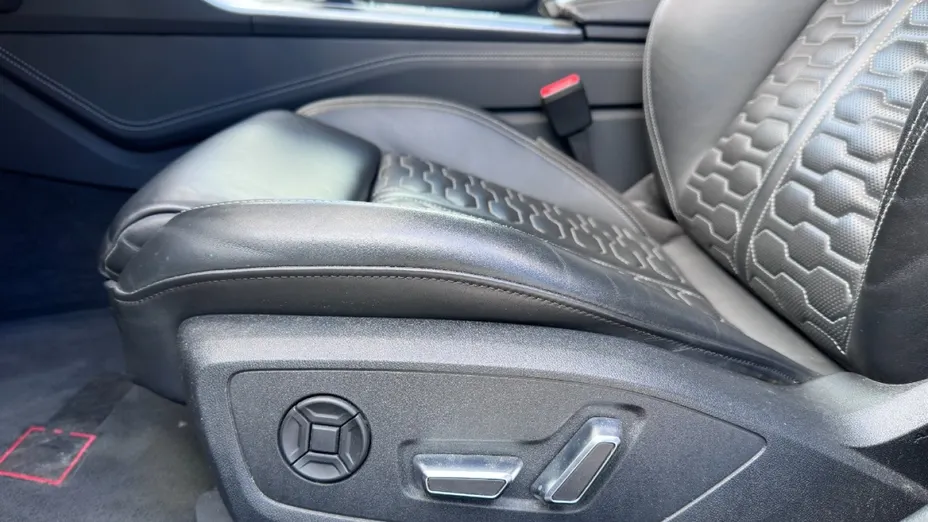 AUDI RS6 Avant -
