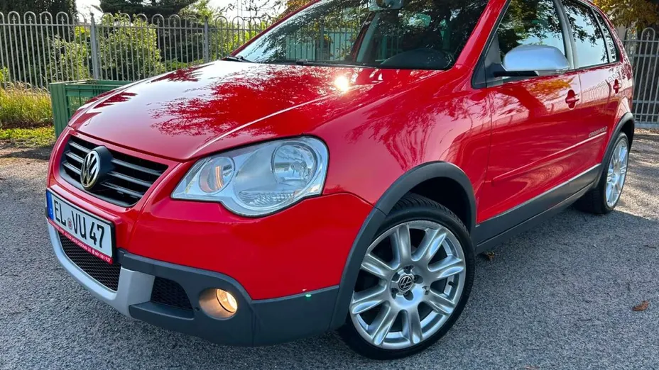 VOLKSWAGEN Polo -