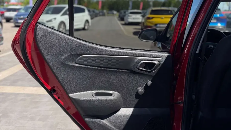HYUNDAI i10 -