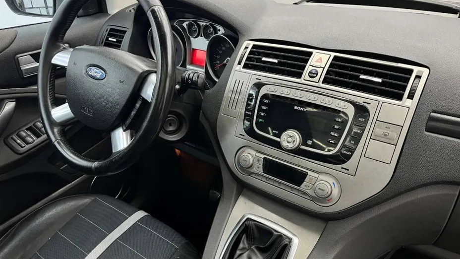 FORD Kuga -