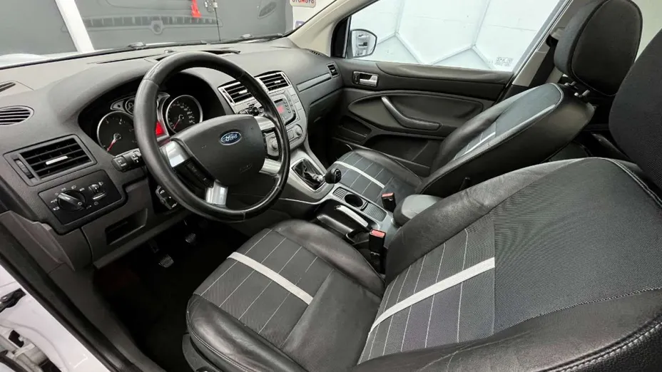 FORD Kuga -
