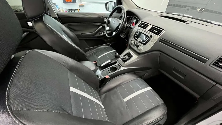 FORD Kuga -