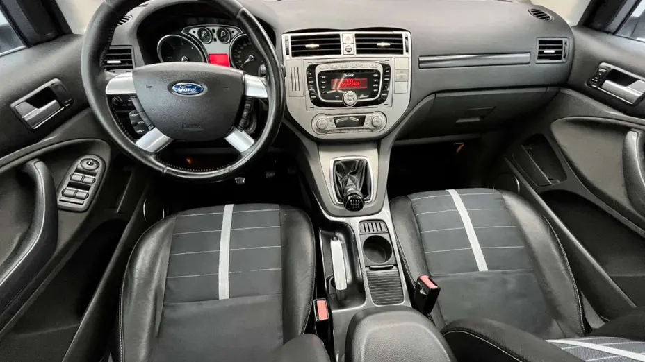 FORD Kuga -