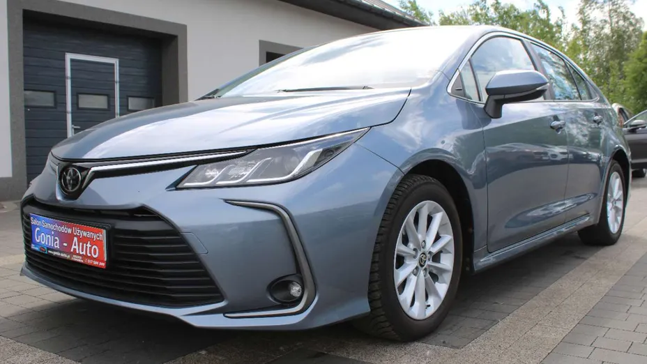 TOYOTA Corolla -