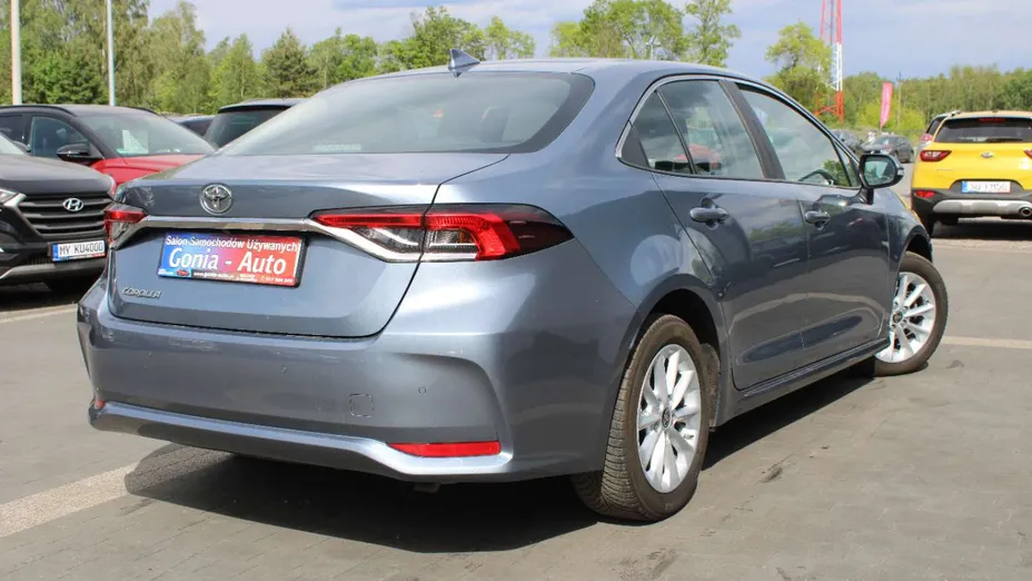 TOYOTA Corolla -