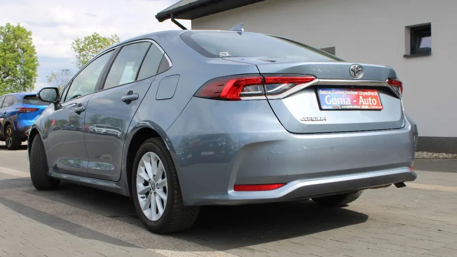TOYOTA Corolla -