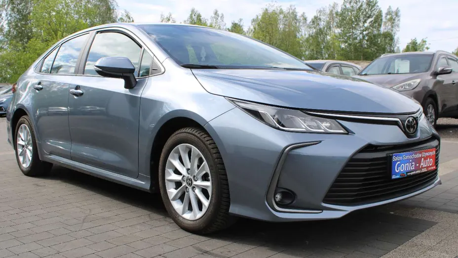 TOYOTA Corolla -