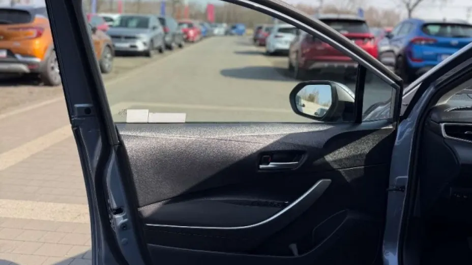 TOYOTA Corolla -